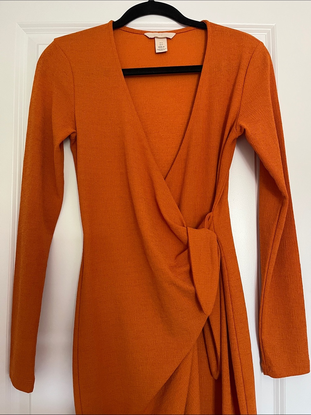 H&M Rust Orange V-Neck wrap midi
Dress Size S